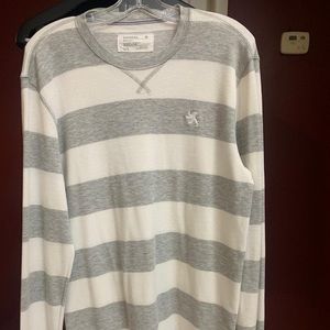 Long sleeve express sweater!